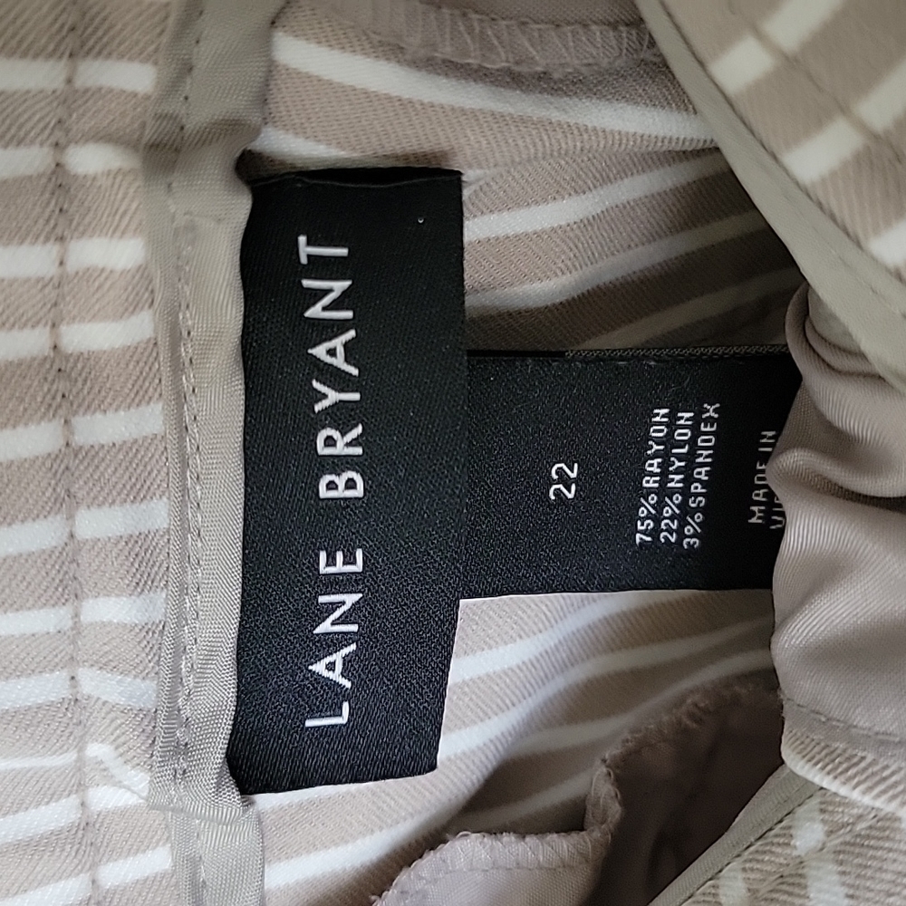 Lane Bryant Office Neutral Cream White Ticking Stripe Crop Stretch Pant Size 22 - Picture 6 of 11